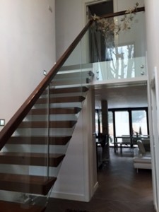 Floating Oak and Glass Stairs