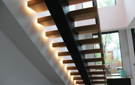 Mono String Modern Stairs with Curved Handrail