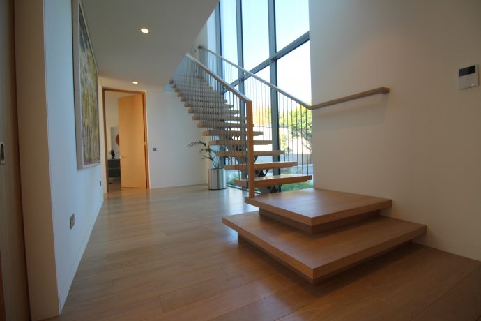 modern oak mon string stairs