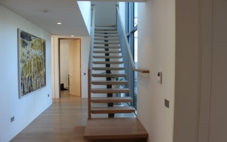 A Mono String Stairs for beauty and practicality